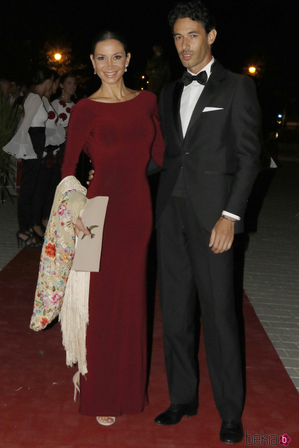 Cecilia Gómez y su novio Iván Vicente durante la X Edición de los Premios Escaparate en Sevilla