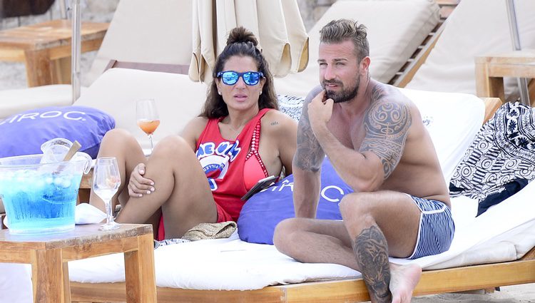 Raquel Bollo y Rafa Mora en las playas de Ibiza