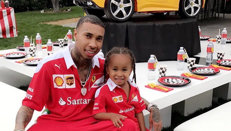 Tyga y su hijo King Cairo en la fiesta de cumpleaños del pequeño