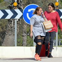 Rocío Flores Carrasco con una amiga celebrando su 20 cumpleaños en Málaga