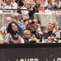 La princesa Mette-Marit y el príncipe Haakon animan a Marta Luisa de Noruega en el Show del Caballo de Oslo