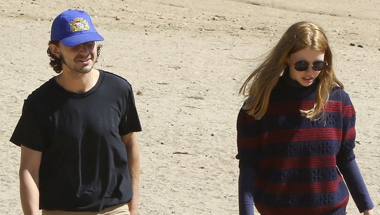 Shia LaBelouf y Mia Ghot en California