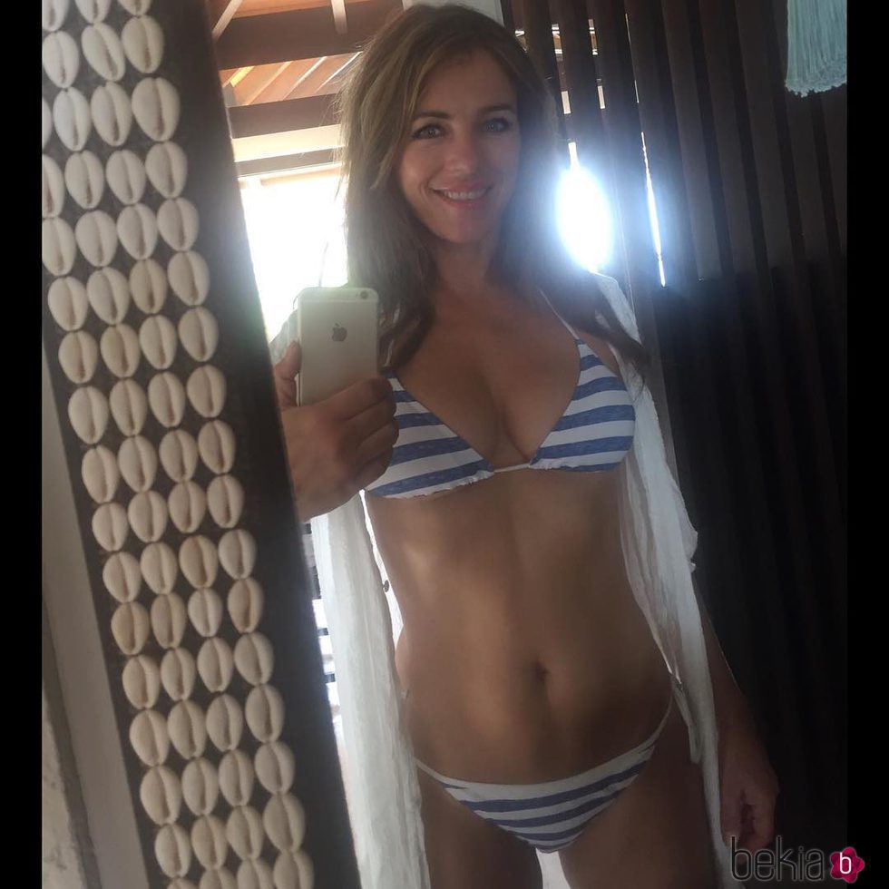 Elizabeth Hurley luciendo tipazo