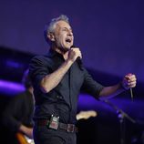 Sergio Dalma durante su actuación en el concierto 'Por ellas' de Cadena 100