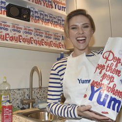 Scarlett Johansson en su tienda de palomitas en París