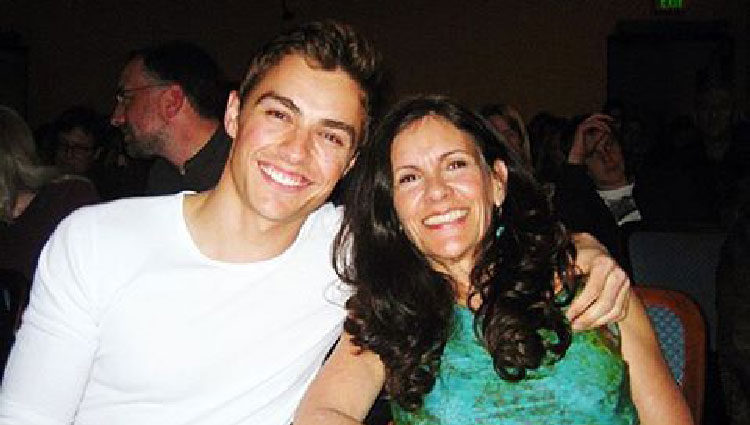 Dave Franco con su madre