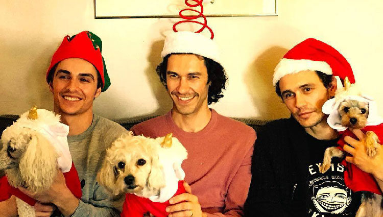 Dave, James y Tom Franco celebrando la Navidad