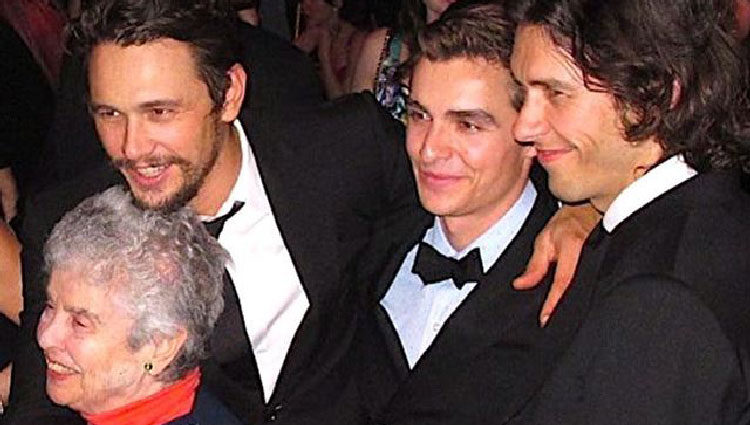 Tom, Dave y James Franco junto a su abuela materna