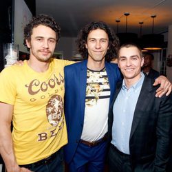 Dave, Tom y James Franco en un acto público