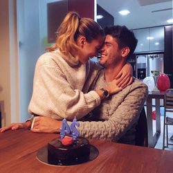 Alice Campello felicitando a Álvaro Morata por su 24 cumpleaños