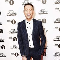 Nick Grimshaw en la alfombra roja de los BBC Radio 1's Teen Awards 2016