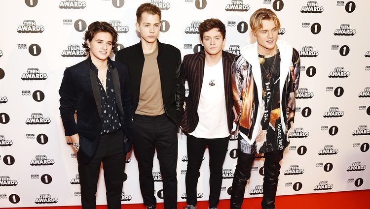 The Vamps en la alfombra roja de los BBC Radio 1's Teen Awards 2016