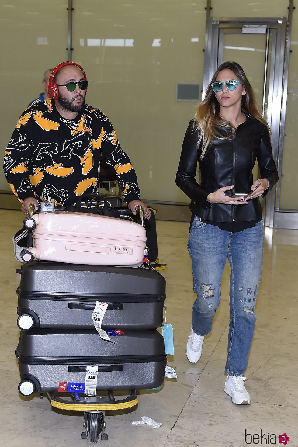 Kiko Rivera e Irene Rosales en el aeropuerto de Madrid tras su luna de miel