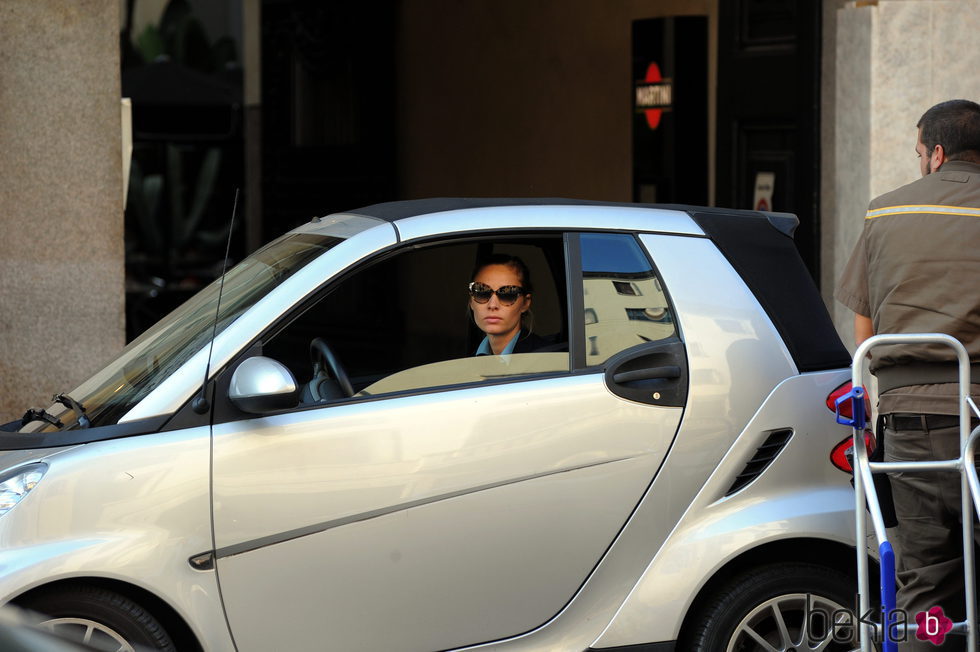 Beatrice Borromeo atrapada en su coche