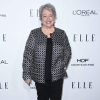 Kathy Bates la entrega de los Premios Women in Hollywood 2016 de la revista Elle