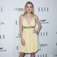 Dakota Fanning en la entrega de los Premios Women in Hollywood 2016 de la revista Elle