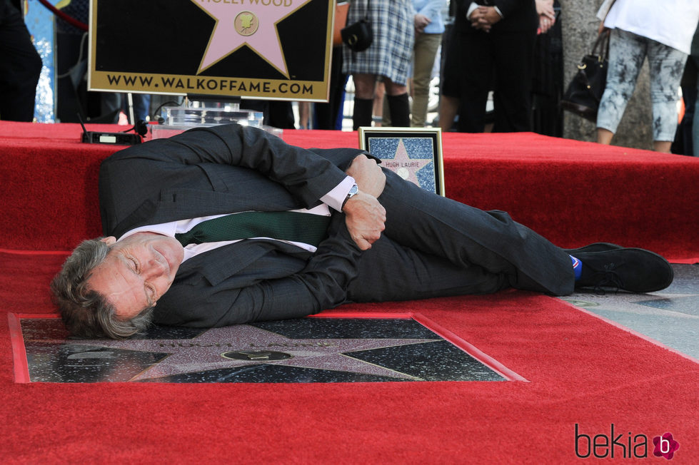 Hugh Laurie ya tiene su estrella en el Paseo de la Fama