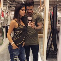 Hugo y Sofía ('MYHYV') en una tienda de muebles y decoración