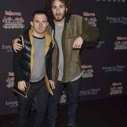 David Castillo y su hermano en la presentación de la semana 'Halloween 2016' del Parque de Atracciones de Madrid