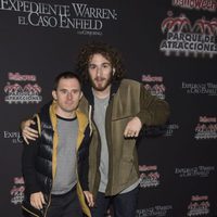 David Castillo y su hermano en la presentación de la semana 'Halloween 2016' del Parque de Atracciones de Madrid