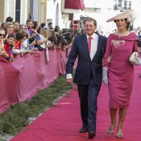 El rejoneador Rafael Peralta junto a su mujer Mamer en la boda del rejoneador Diego Ventura