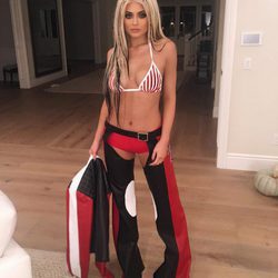 Kylie Jenner disfrazada de Christina Aguilera en Halloween 2016