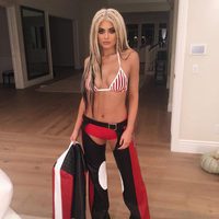 Kylie Jenner disfrazada de Christina Aguilera en Halloween 2016