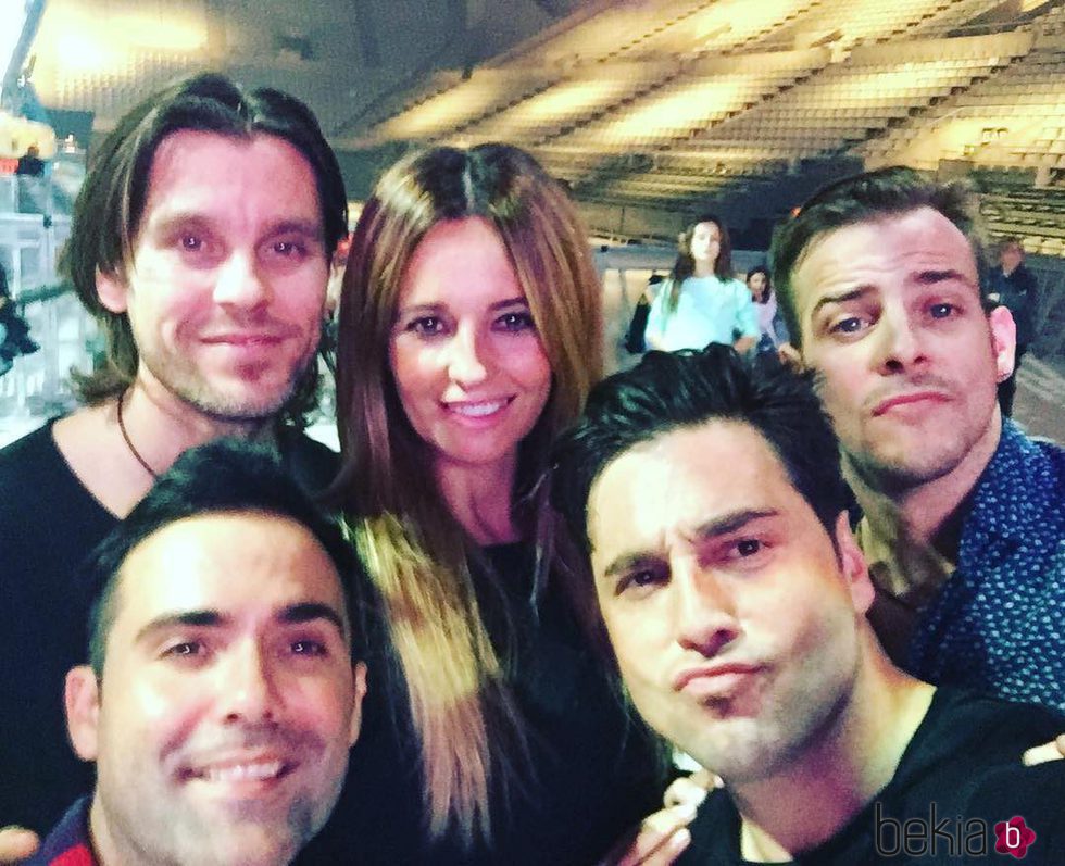 Isabel Navarro con Javián, Naim Thomas, Alex Casademunt y David Bustamante en los ensayos del concierto de 'OT: El Reencuentro'