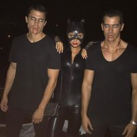 Álex González celebrando la noche de Halloween 2016 convertidos en vampiros