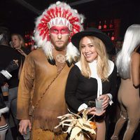 Hilary Duff y Jason Walsh en la fiesta de Halloween de Casamigos