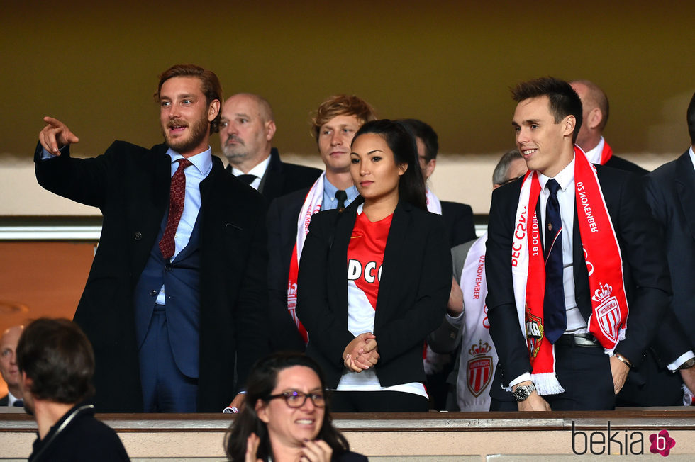 Pierre Casiraghi, Louis Ducruet y Marie Chevallier en el partido que enfrentó al Mónaco contra el CSKA Moscú