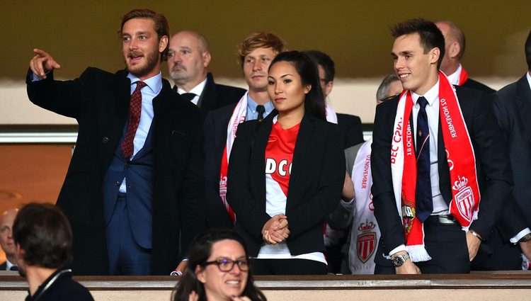 Pierre Casiraghi, Louis Ducruet y Marie Chevallier en el partido que enfrentó al Mónaco contra el CSKA Moscú