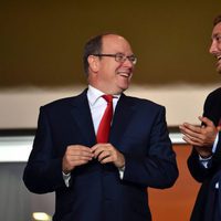 Pierre Casiraghi y Alberto de Mónaco en el partido que enfrentó al Mónaco contra el CSKA Moscú