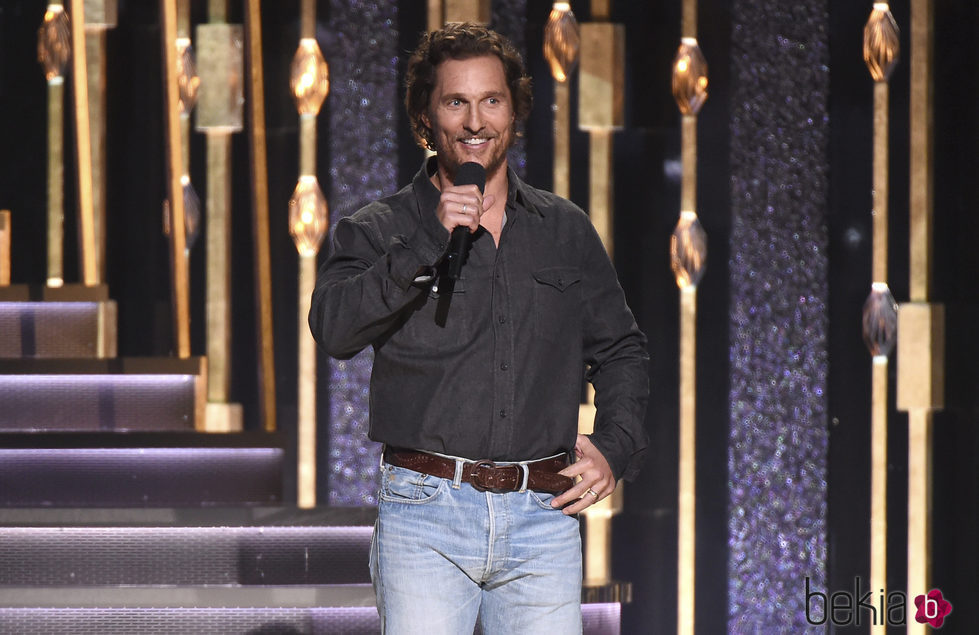 Matthew McConaughey en los CMA Awards 2016