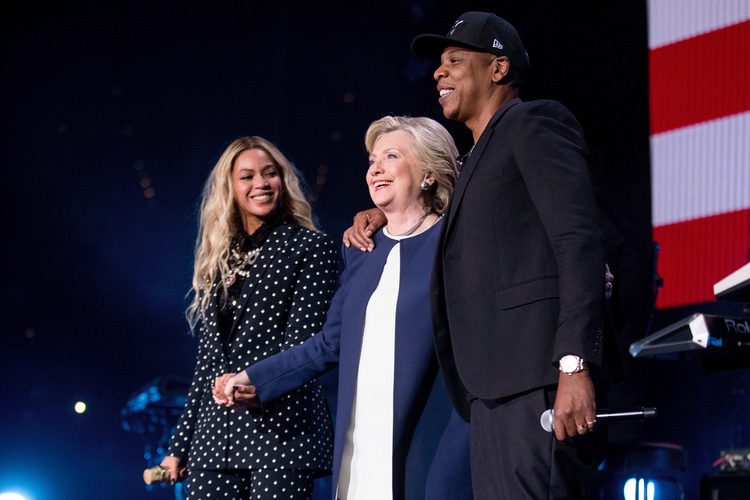 Beyoncé y Jay Z apoyando a Hillary Clinton