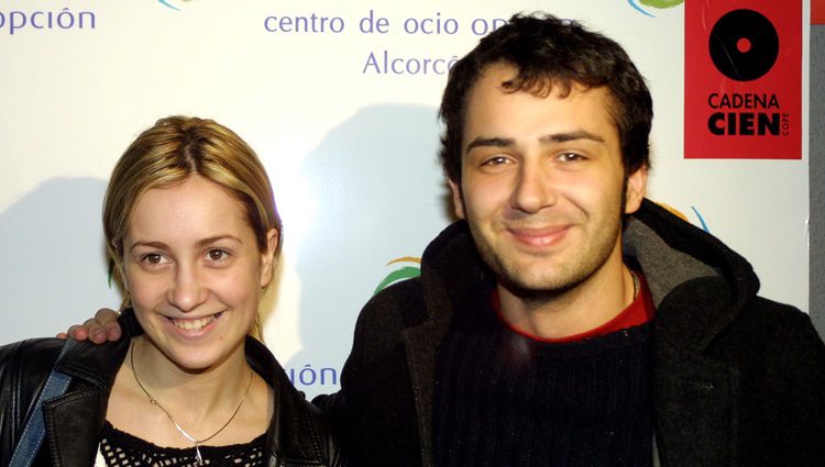 Alejandro Parreño y Mireia Montávez durante un acto promocional tras 'OT 1'