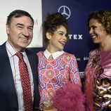 Ágatha Ruiz de la Prada y Pedro J. Ramírez con su hija Cósima en Madrid Fashion Week