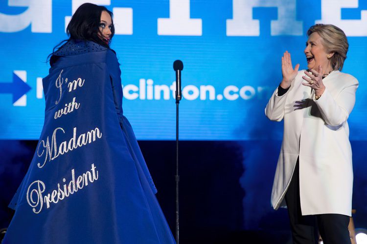 Katy Perry apoyando a Hillary Clinton en la campaña electoral