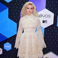 Zara Larsson en la alfombra roja de los MTV EMA 2016