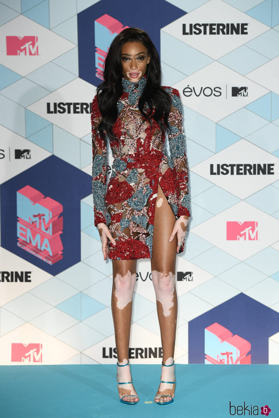 Winnie Harlow en la alfombra roja de los MTV EMA 2016