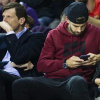 Primera imagen de Milan Piqué junto a su padre Gerard Piqué tras recibir el alta hospitalaria