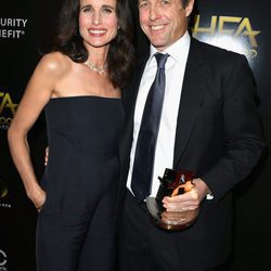 Hugh Grant and Andie MacDowell en un acto