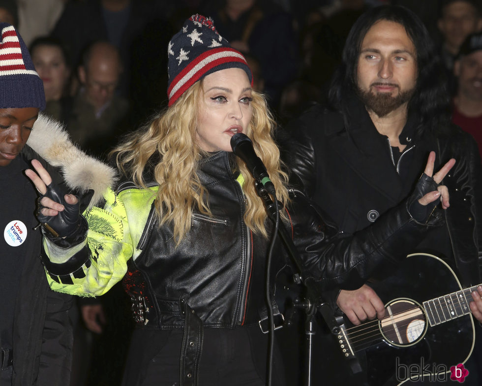 Madonna apoyando el cierre de la campaña de Hillary Clinton