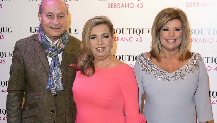 José Carlos Bernal, Carmen Borrego y Terelu Campos en la fiesta de cumpleaños de Borrego