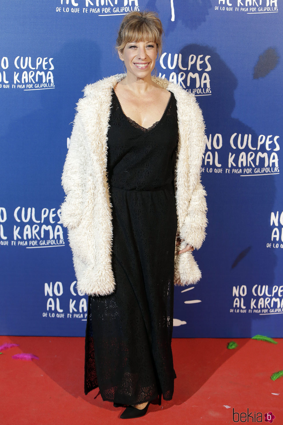 Nathalie Seseña durante la premiere de la película 'No culpes al karma de lo que te pasa por gilipollas'