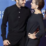 Álex García y Verónica Echegui durante la premiere de la película 'No culpes al karma de lo que te pasa por gilipollas'