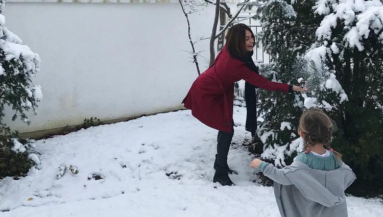 Nagore Aranburu disfruta de la primera nevada de la temporada