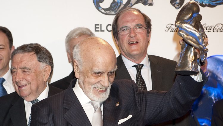 Francisco Nieva recibiendo el Premio Valle-Inclán (2011)