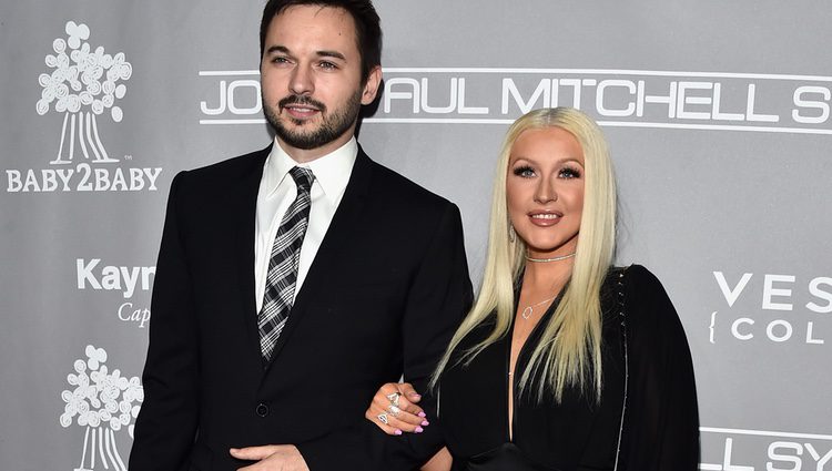 Christina Aguilera y Matthew Rutler en la Gala Baby2Baby 2016