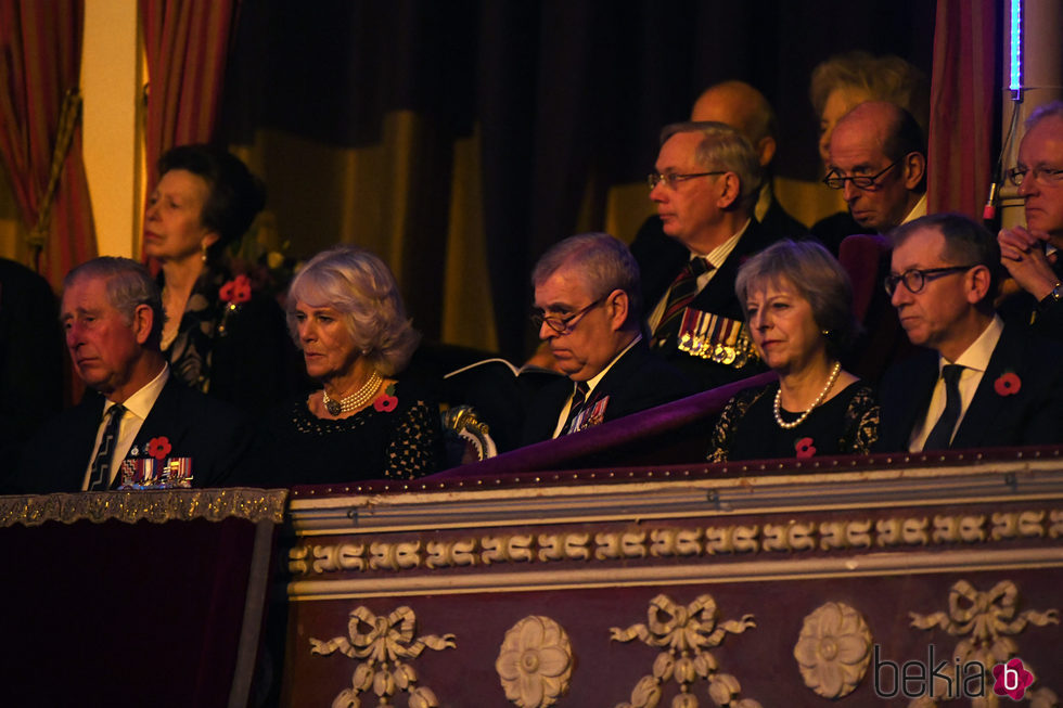 La Princesa Ana, el Príncipe Carlos, Camilla Parker y el Duque de York en el Festival del Recuerdo 2016